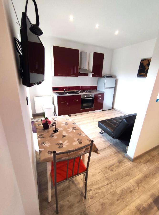 Apartmani Melia Marčelji Dış mekan fotoğraf